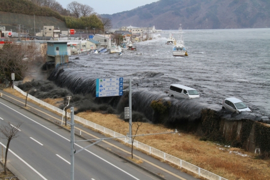 9e9cfd_tsunami